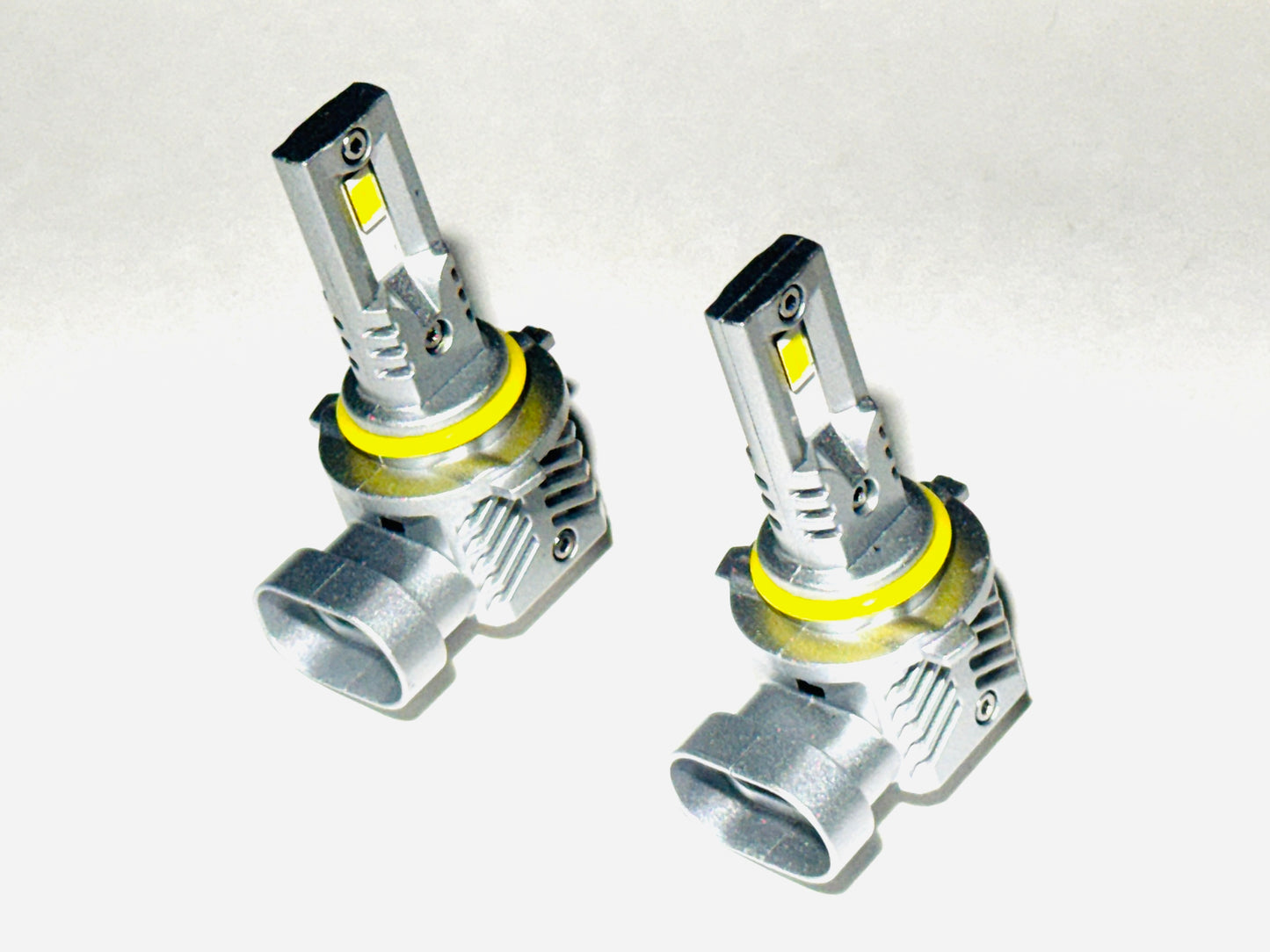2008-2014 TOYOTA ALPHARD / VELLFIRE LED FOG LAMPS WITH SWITCHABLE DUAL COLOUR CLOSE UP
