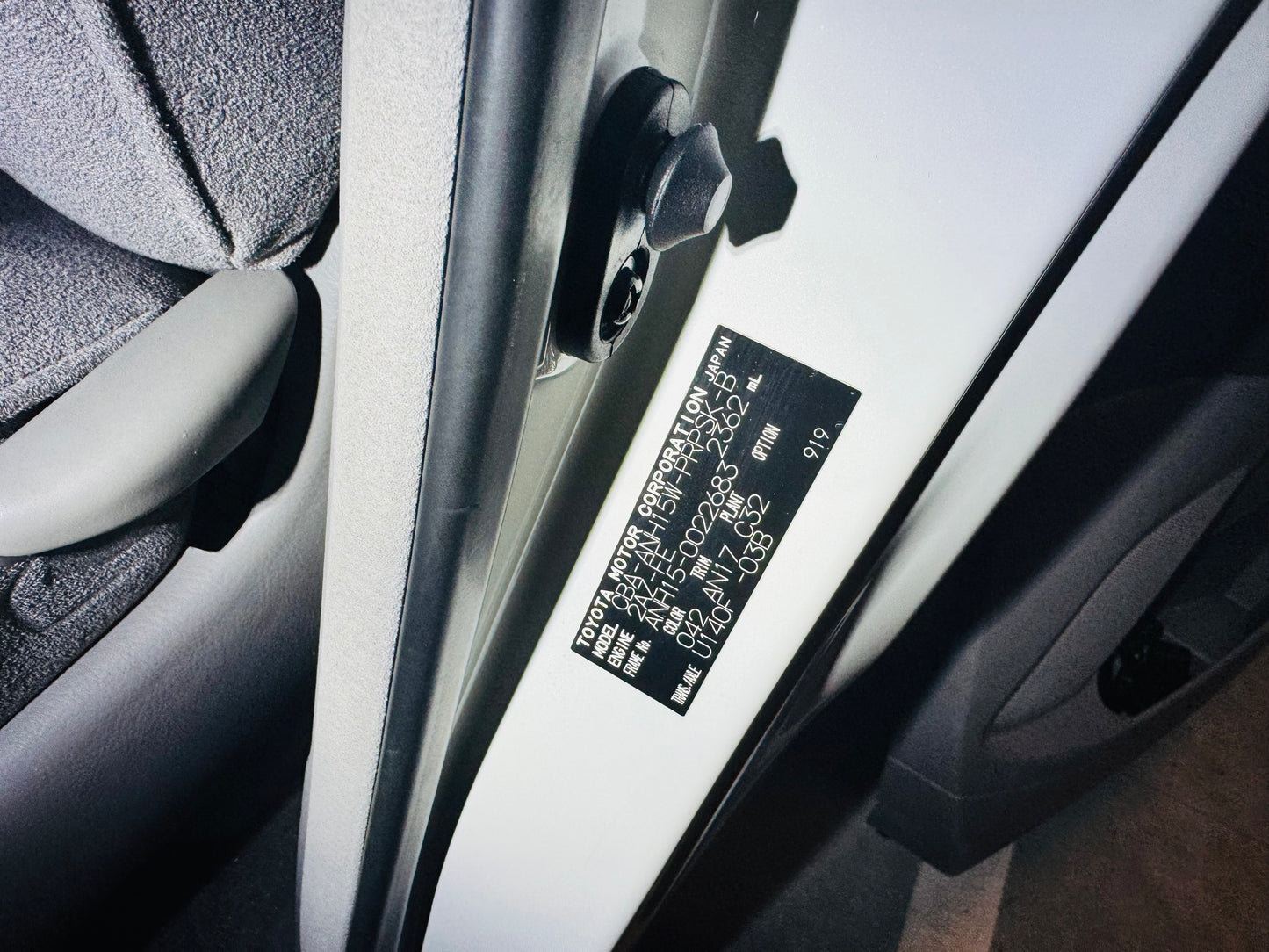 2004 TOYOTA ALPHARD (ANH15) PARTOUT