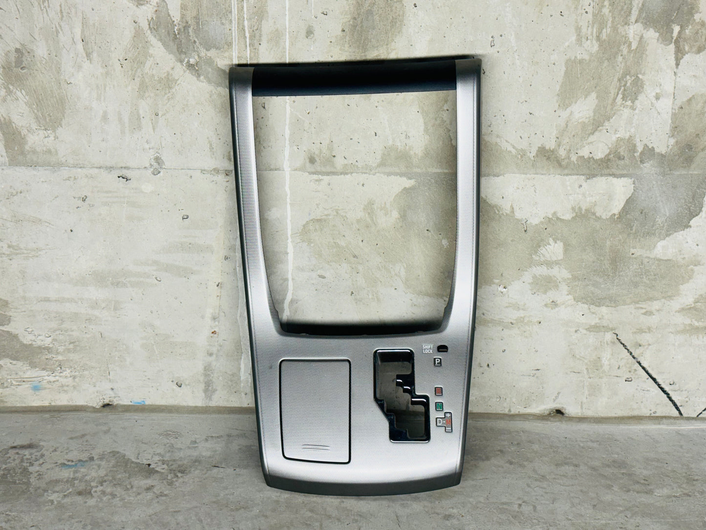 2008-2014 TOYOTA ALPHARD / VELLFIRE STEREO CENTER DASH TRIM