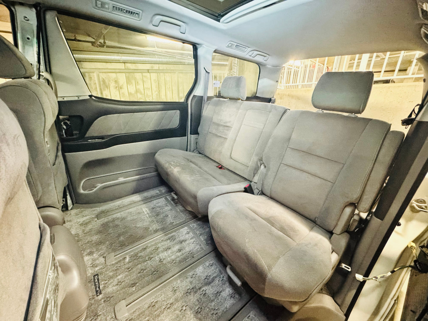 2004 TOYOTA ALPHARD (ANH15) PARTOUT