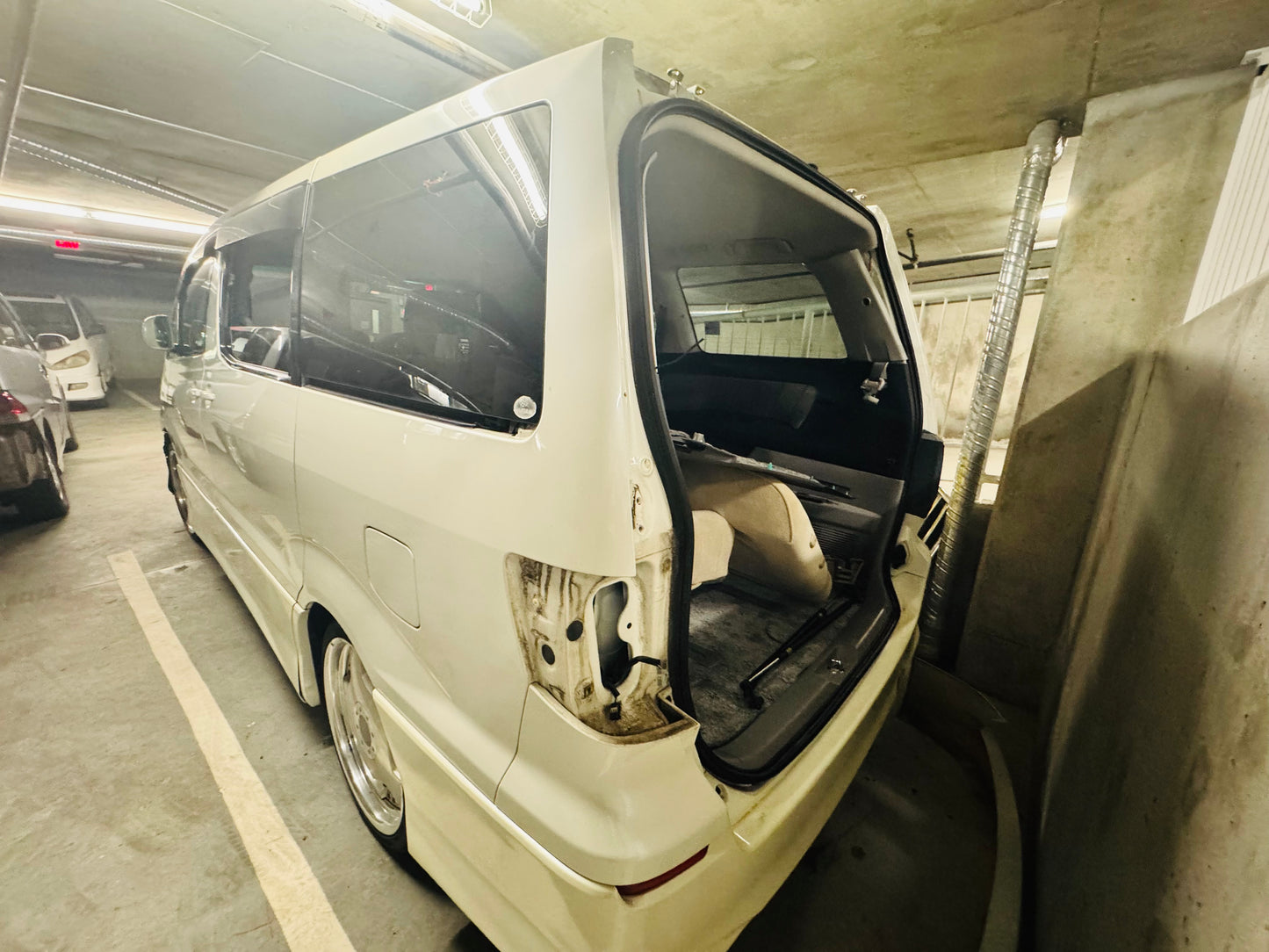 2004 TOYOTA ALPHARD (ANH15) PARTOUT
