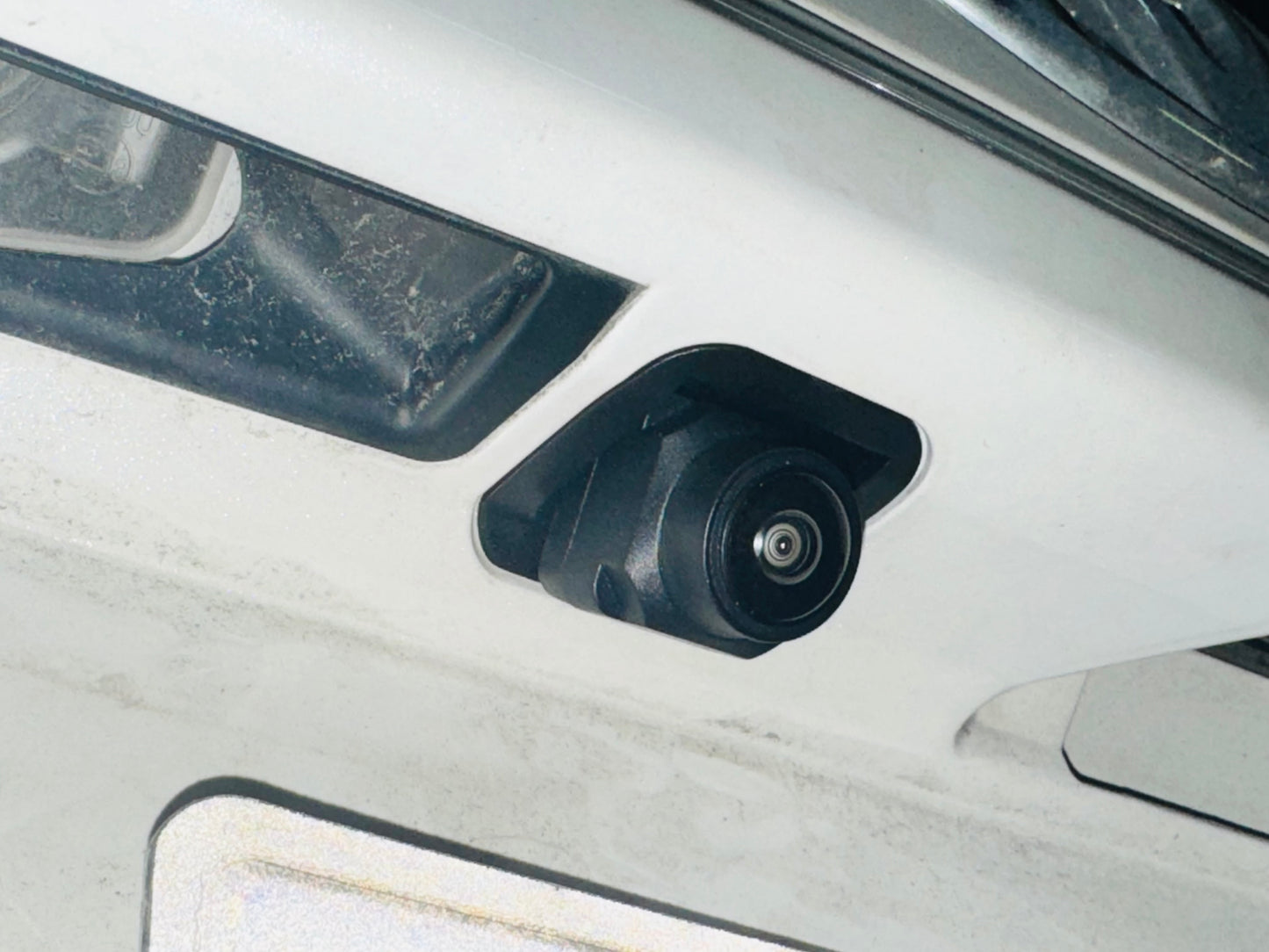 2008-2014 TOYOTA ALPHARD / VELLFIRE AFTERMARKET CAMERA KIT / MOUNTING BRACKET
