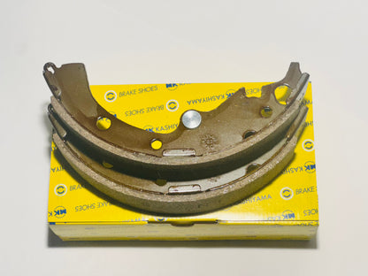 2001-2007 TOYOTA VOXY / NOAH REAR BRAKE SHOE SET