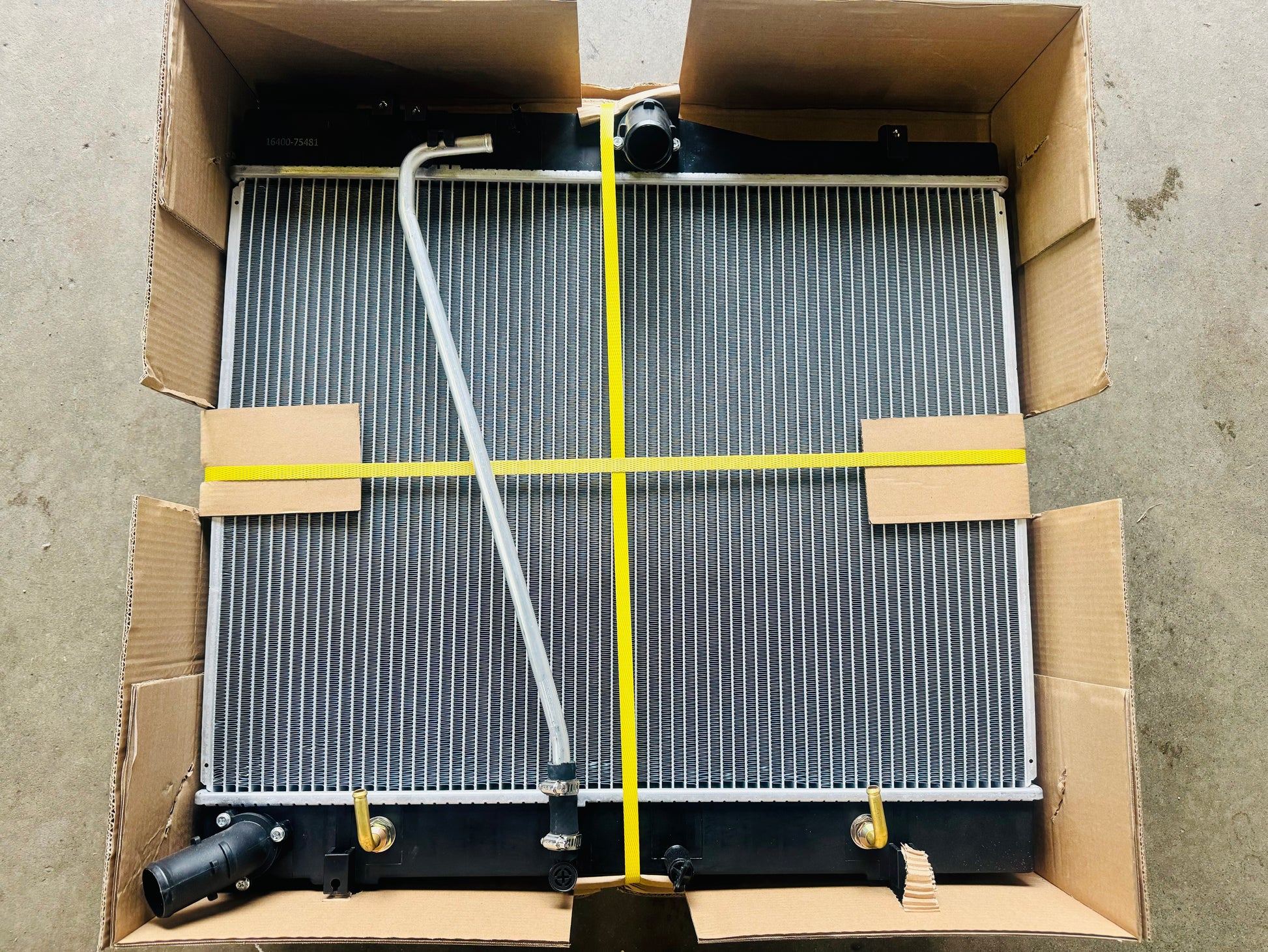 Toyota Hiace Radiator - 2004-2019 Radiator for 2TR-FE 2.7L Engine – high-quality, durable replacement for optimal engine cooling performance.